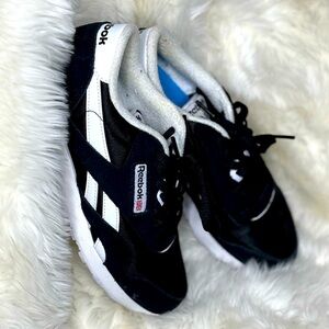 Reebok: Black Classic Sneakers